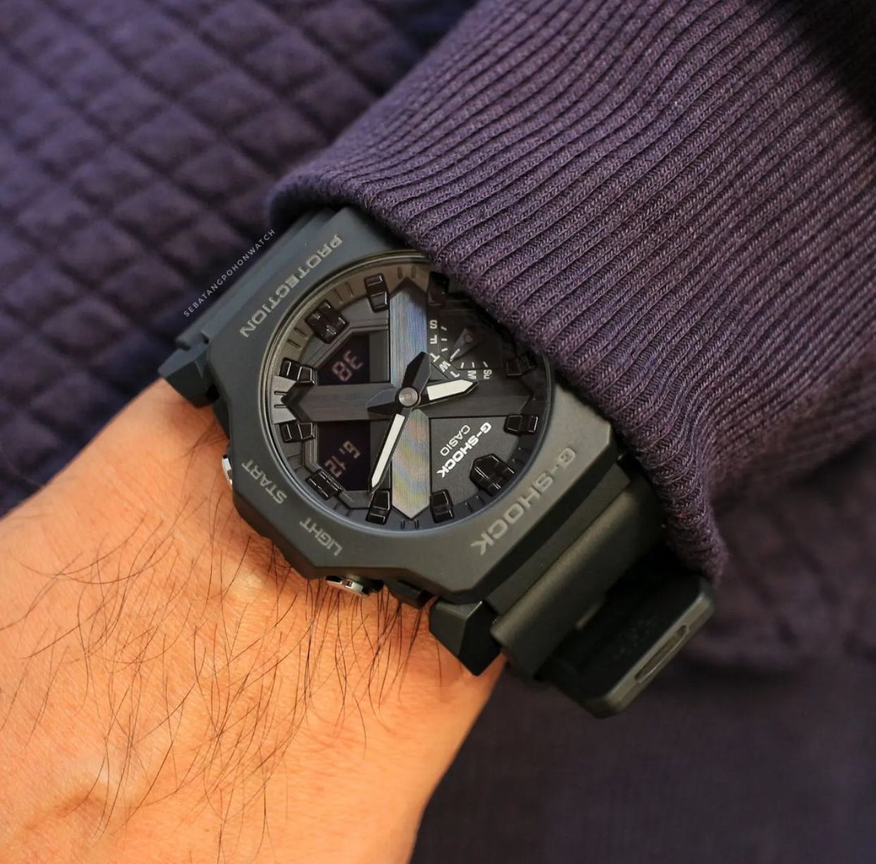 Casiio G-Shok Black Analog-Digital Watch